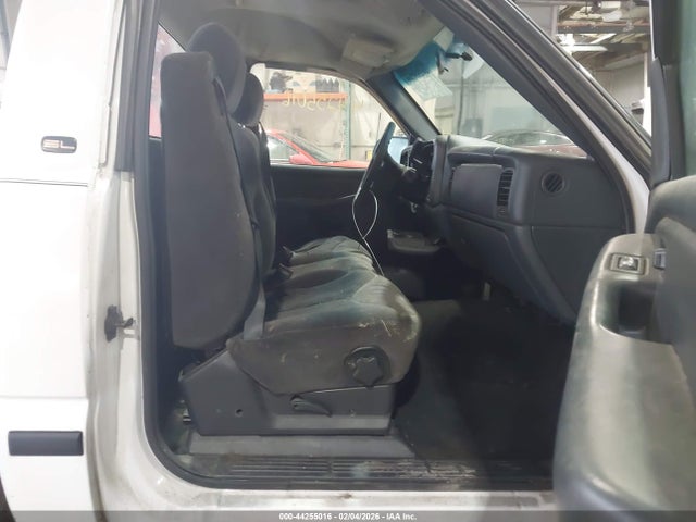44255016 :رقم المزاد ، 1GTEC14W8YE293727 vin ، 2000 Gmc Sierra 1500 Sl مزاد بيع