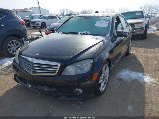 2010 MERCEDES-BENZ C-CLASS WDDGF8BBXAF435199 Photo 1