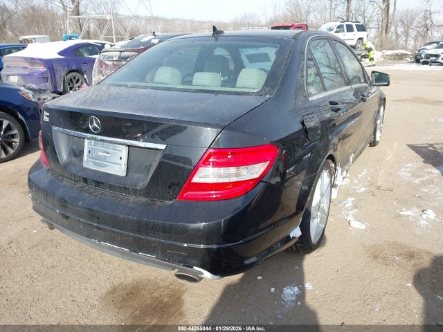 2010 MERCEDES-BENZ C-CLASS WDDGF8BBXAF435199 Photo 3