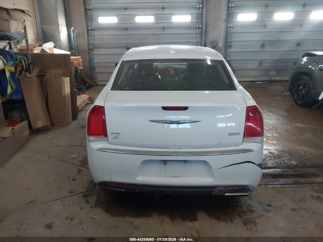 2017 Chrysler 300 Limited Awd მანქანა იყიდება აუქციონზე, vin: 2C3CCARG9HH541876, აუქციონის ნომერი: 44255060