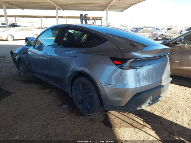 2026 TESLA MODEL Y 7SAYGDEDXTA463657 Photo 2