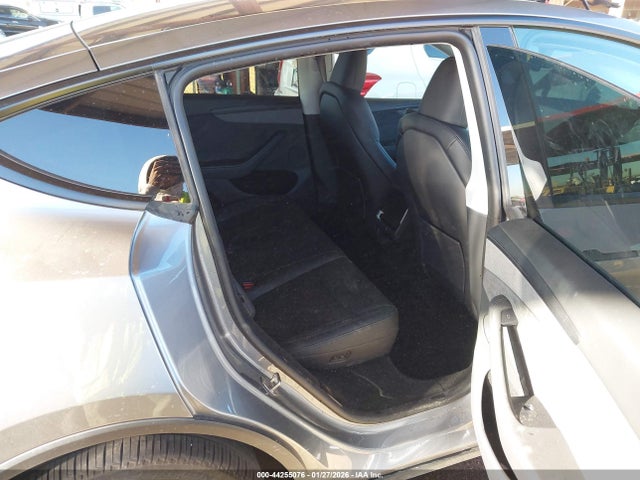 2026 TESLA MODEL Y 7SAYGDEDXTA463657 Photo 7