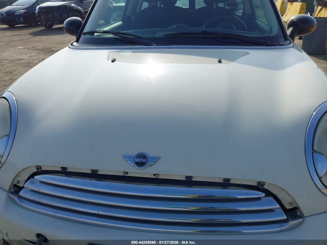 2011 MINI COOPER CLUBMAN WMWZF3C57BTY00470 Photo 5