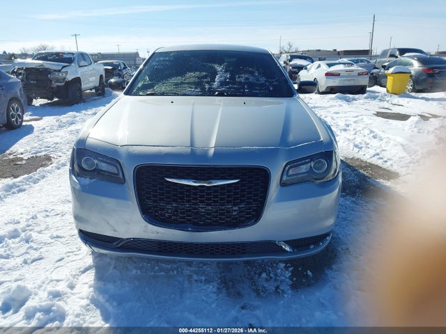 2019 Chrysler 300 Touring მანქანა იყიდება აუქციონზე, vin: 2C3CCAAG5KH581035, აუქციონის ნომერი: 44255112
