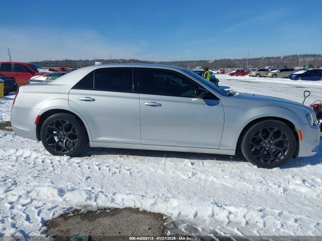2019 Chrysler 300 Touring მანქანა იყიდება აუქციონზე, vin: 2C3CCAAG5KH581035, აუქციონის ნომერი: 44255112