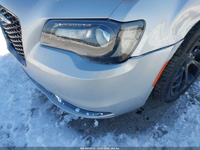 2019 Chrysler 300 Touring მანქანა იყიდება აუქციონზე, vin: 2C3CCAAG5KH581035, აუქციონის ნომერი: 44255112