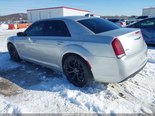 2019 Chrysler 300 Touring მანქანა იყიდება აუქციონზე, vin: 2C3CCAAG5KH581035, აუქციონის ნომერი: 44255112