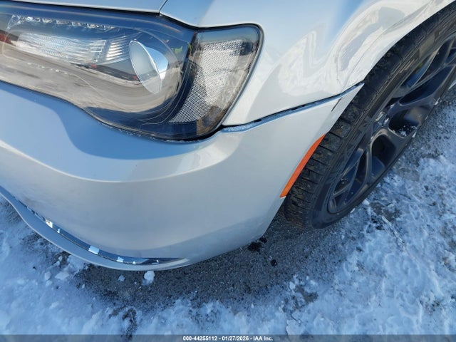 2019 Chrysler 300 Touring მანქანა იყიდება აუქციონზე, vin: 2C3CCAAG5KH581035, აუქციონის ნომერი: 44255112