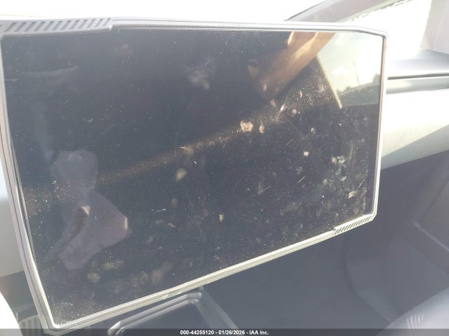 Tesla Cybertruck 2025 7G2CEHED3SA067943 Image 15
