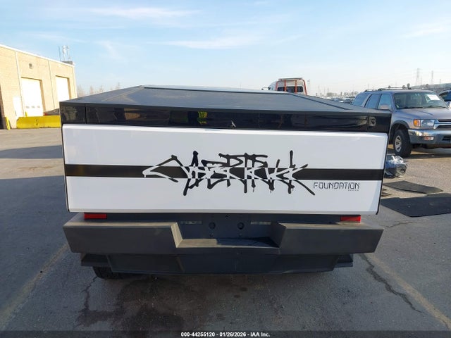 Tesla Cybertruck 2025 7G2CEHED3SA067943 Image 16