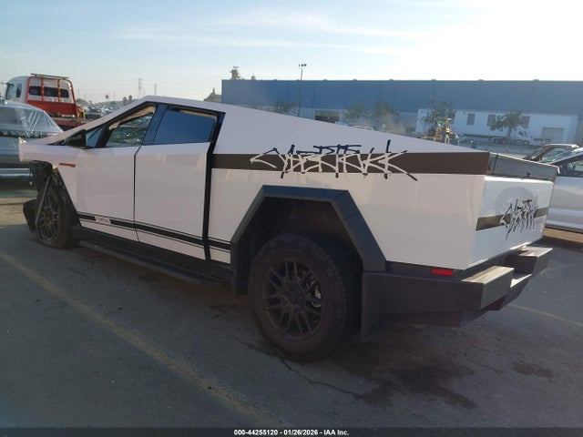 Tesla Cybertruck 2025 7G2CEHED3SA067943 Image 3