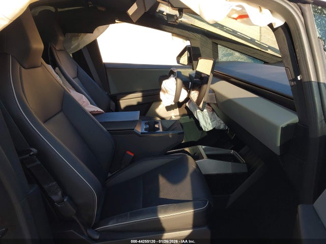 Tesla Cybertruck 2025 7G2CEHED3SA067943 Image 5