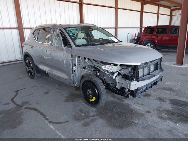 2024 VOLVO XC40 YV4L12UF6R2204563