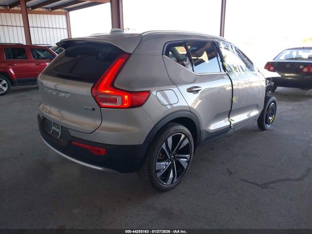 2024 VOLVO XC40 YV4L12UF6R2204563 Photo 3