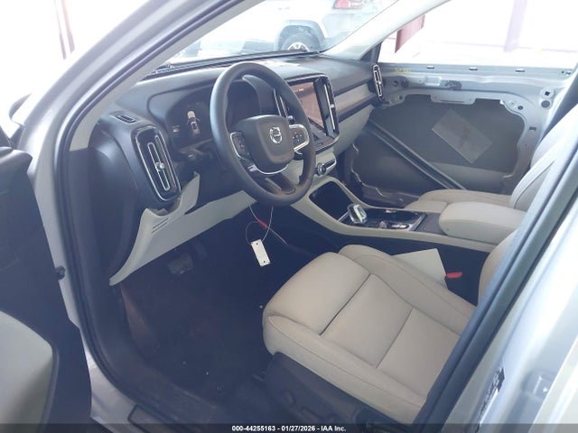 2024 VOLVO XC40 YV4L12UF6R2204563 Photo 4