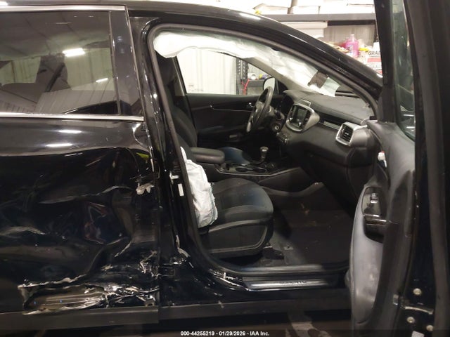 2019 KIA SORENTO 5XYPG4A33KG566239 Photo 4