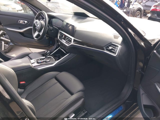 3MW5R1J07N8C71454 BMW 330I
