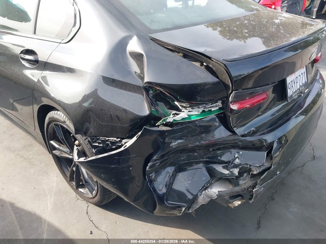 3MW5R1J07N8C71454 BMW 330I