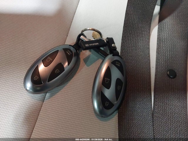 44255286 :رقم المزاد ، KM8HBCAB6SU223990 vin ، 2025 Hyundai Kona Sel مزاد بيع