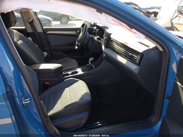 2025 Volkswagen Jetta 1.5t Se მანქანა იყიდება აუქციონზე, vin: 3VW7X7BU7SM064634, აუქციონის ნომერი: 44255313