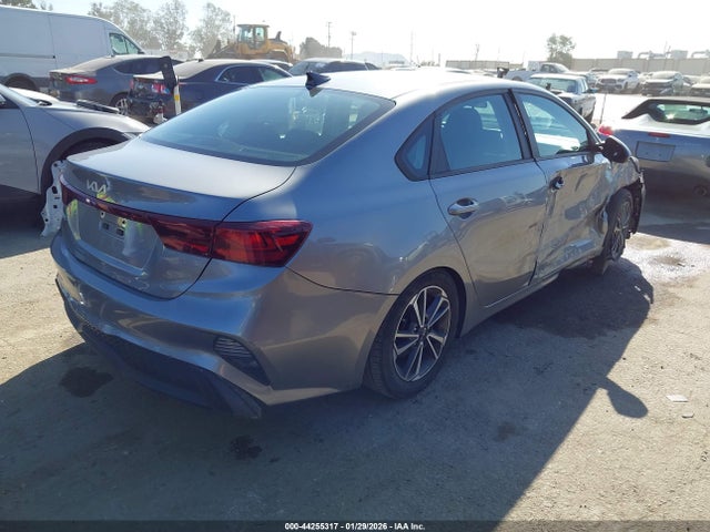 3KPF24AD4NE424695 KIA Forte Lxs