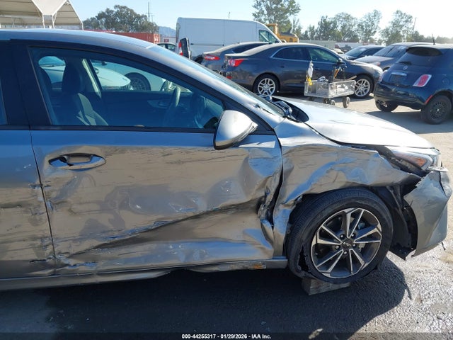 3KPF24AD4NE424695 KIA Forte Lxs