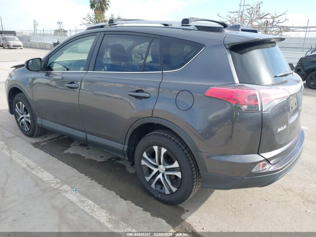 JTMZFREV4JJ749247 Toyota RAV4 LE