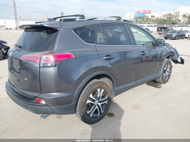 JTMZFREV4JJ749247 Toyota RAV4 LE