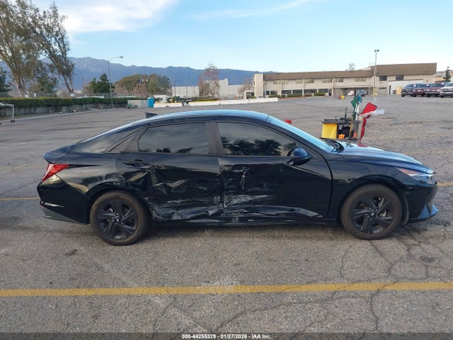 KMHLM4AG5MU148692 Hyundai ELANTRA SEL