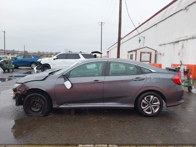 2HGFC2F53JH606052 Honda Civic Lx