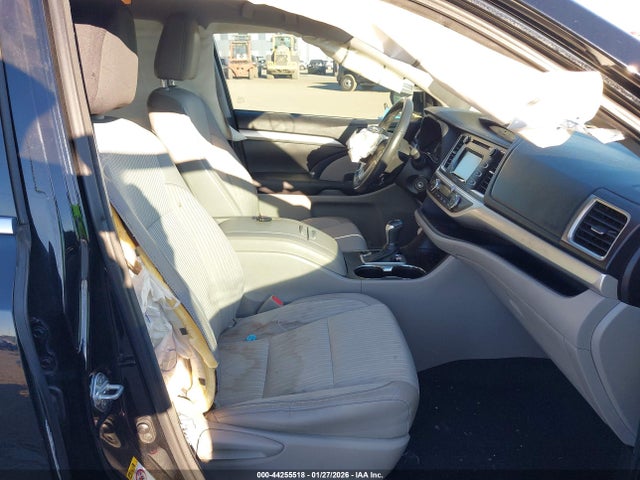 Продажа на аукционе авто 2015 Toyota Highlander Le Plus V6, vin: 5TDZKRFH2FS103493, номер лота: 44255518