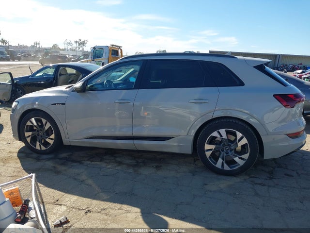 Aukcja sprzedaży 2021 Audi E-tron Premium Quattro, vin: WA1AAAGE1MB018486, numer aukcji: 44255528