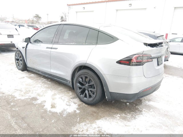 2025 TESLA MODEL X 7SAXCDE51SF470028 Photo 2