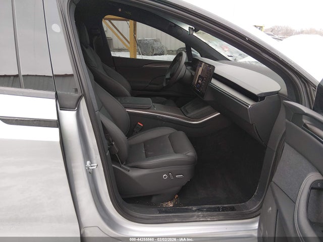 2025 TESLA MODEL X 7SAXCDE51SF470028 Photo 4