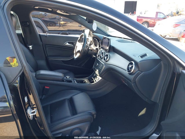 2016 MERCEDES-BENZ CLA 250 WDDSJ4EB3GN323632 Photo 4