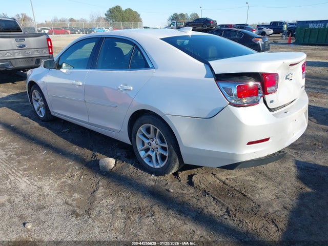 2015 CHEVROLET MALIBU 1G11C5SLXFF274577 Photo 2