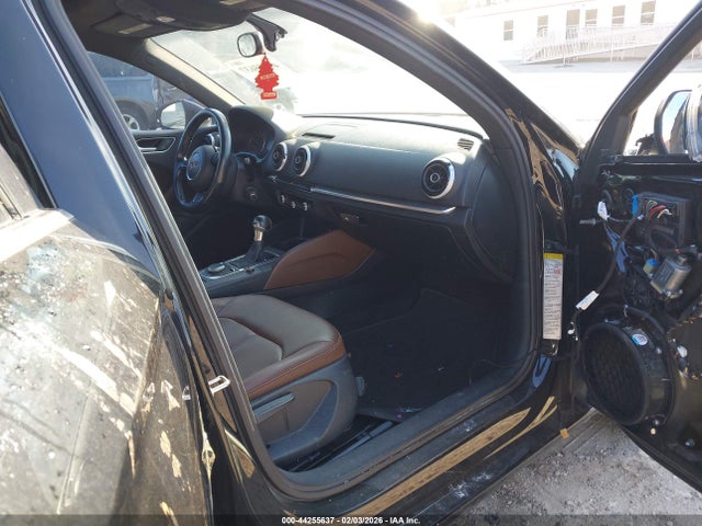 2015 AUDI A3 WAUACGFF2F1071071 Photo 4