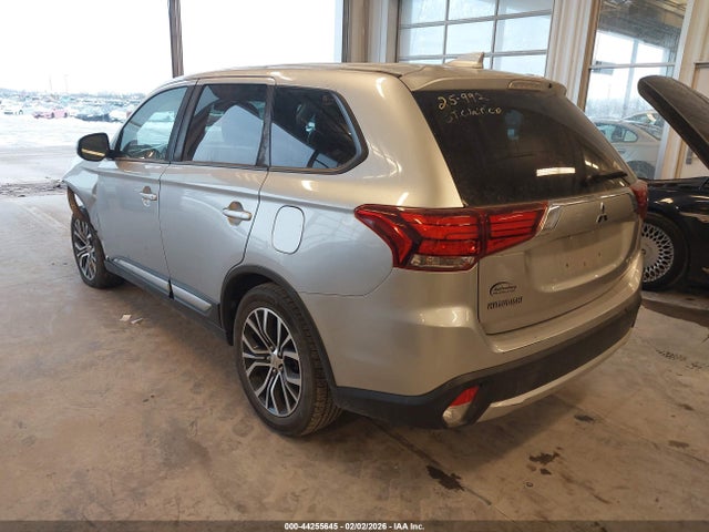 2018 MITSUBISHI OUTLANDER JA4AD3A32JZ055561 Photo 2