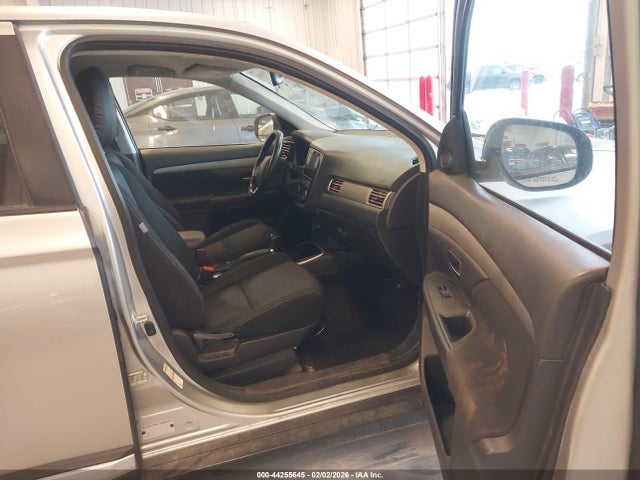 2018 MITSUBISHI OUTLANDER JA4AD3A32JZ055561 Photo 4