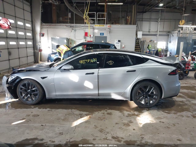 2024 Tesla Model S Long Range მანქანა იყიდება აუქციონზე, vin: 5YJSA1E5XRF547498, აუქციონის ნომერი: 44255681