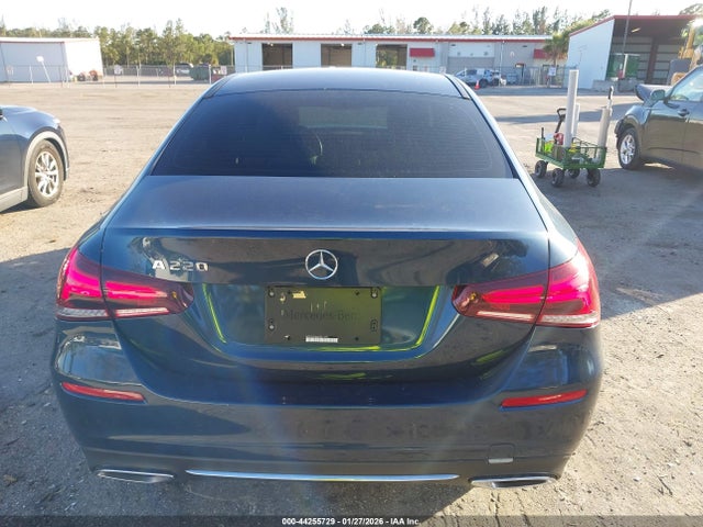 2019 Mercedes-benz A 220 მანქანა იყიდება აუქციონზე, vin: WDD3G4EBXKW017999, აუქციონის ნომერი: 44255729