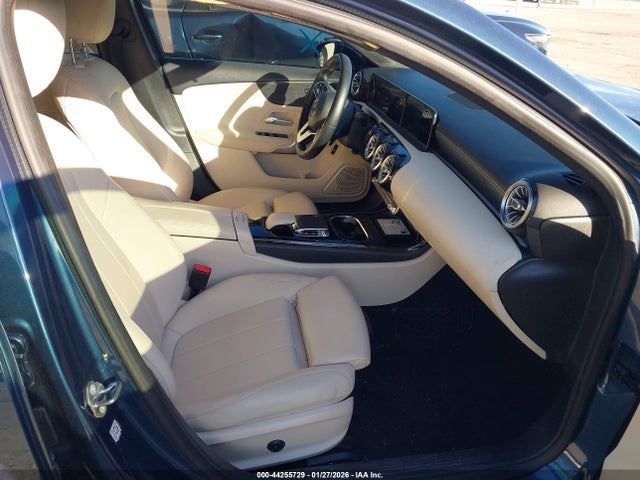 2019 MERCEDES-BENZ A 220 WDD3G4EBXKW017999 Photo 4