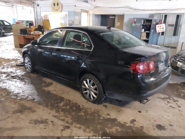 2010 VOLKSWAGEN JETTA 3VWRZ7AJ7AM020075 Photo 2