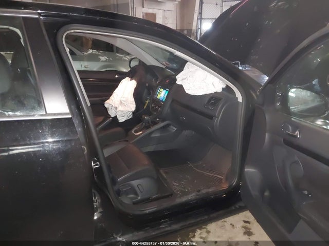 2010 VOLKSWAGEN JETTA 3VWRZ7AJ7AM020075 Photo 4