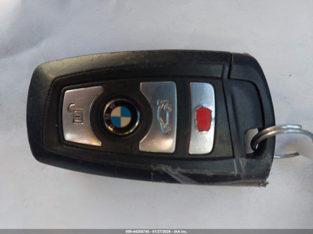 WBA8E1G51GNT37220 BMW 320i