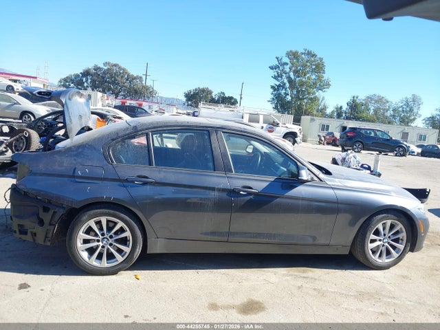WBA8E1G51GNT37220 BMW 320i
