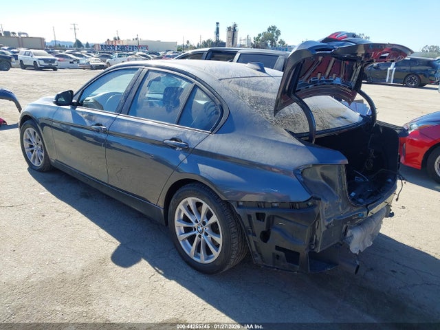 WBA8E1G51GNT37220 BMW 320i