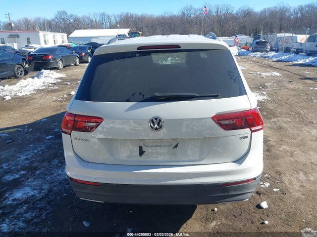 44255853 :رقم المزاد ، 3VV1B7AX8JM020080 vin ، 2018 Volkswagen Tiguan 2.0t S مزاد بيع
