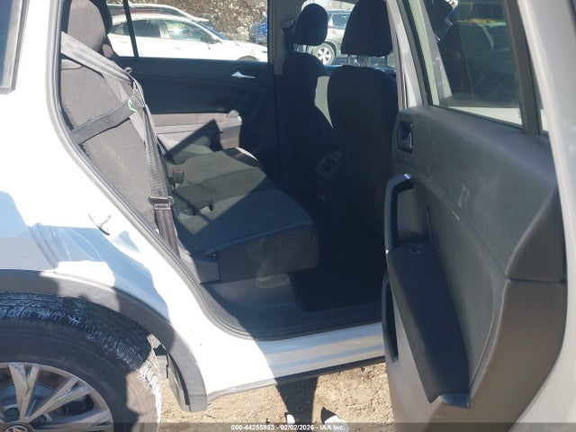 44255853 :رقم المزاد ، 3VV1B7AX8JM020080 vin ، 2018 Volkswagen Tiguan 2.0t S مزاد بيع