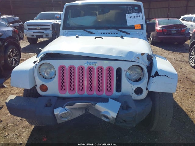 2013 Jeep Wrangler Unlimited Sahara მანქანა იყიდება აუქციონზე, vin: 1C4BJWEG3DL536797, აუქციონის ნომერი: 44256004